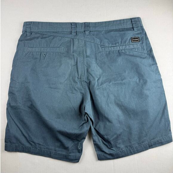 Volcom Men's Shorts - Size 38 - Great Condition - Picture 6 of 8